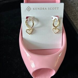 Kendra Scott Ari Heart Huggie Earrings NWT STILL IN STORES